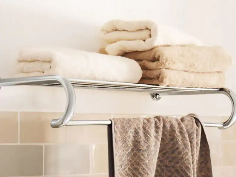 Πετσετοθήκη GROHE σε σύγχρονο premium μπάνιο