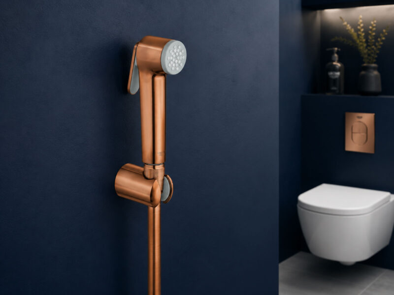 Βρυσάκι υγιεινής GROHE σε minimal μπάνιο