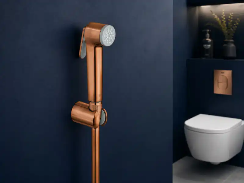 Βρυσάκι υγιεινής GROHE σε minimal μπάνιο